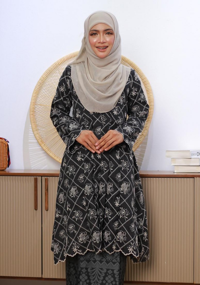 Kebaya Saloma V2 - Black