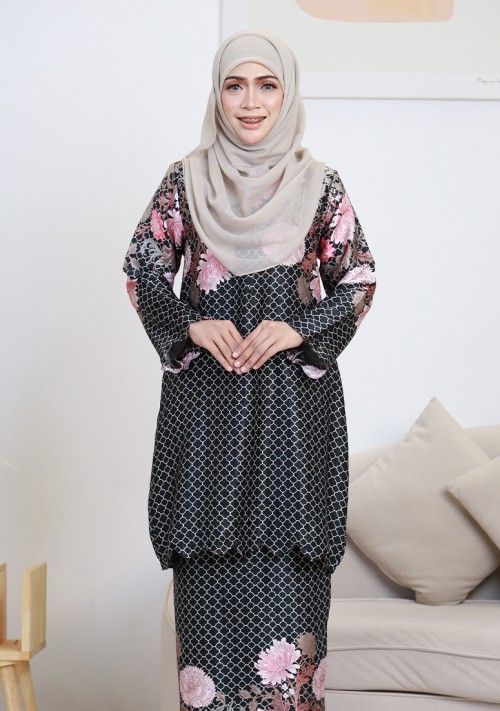 Kurung Wan Amira Labuh 2.0 - Black