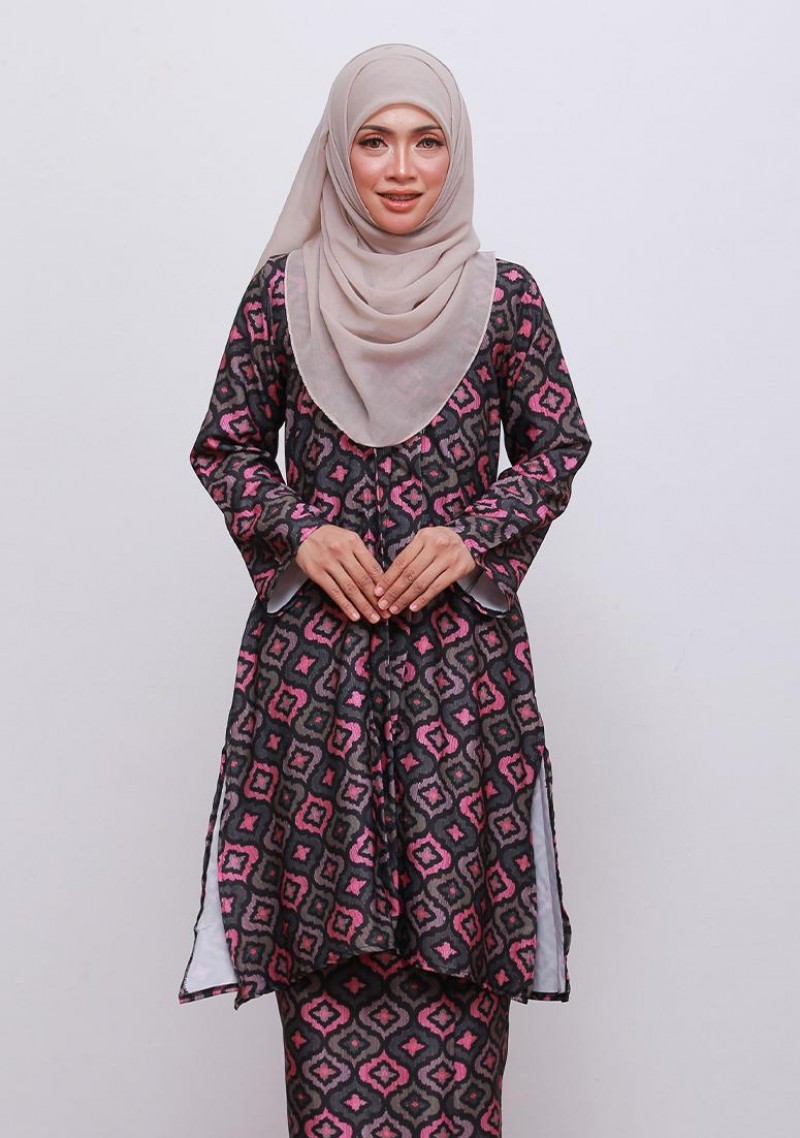 Kebaya Che Delisha - Black