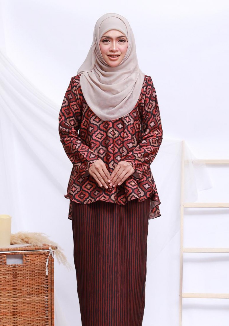 Kurung Che Daniya - Brown