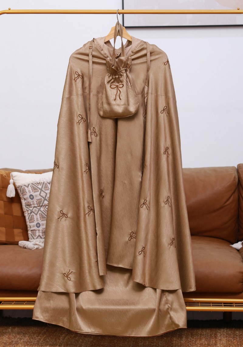 Telekung Reben - Rich Brown