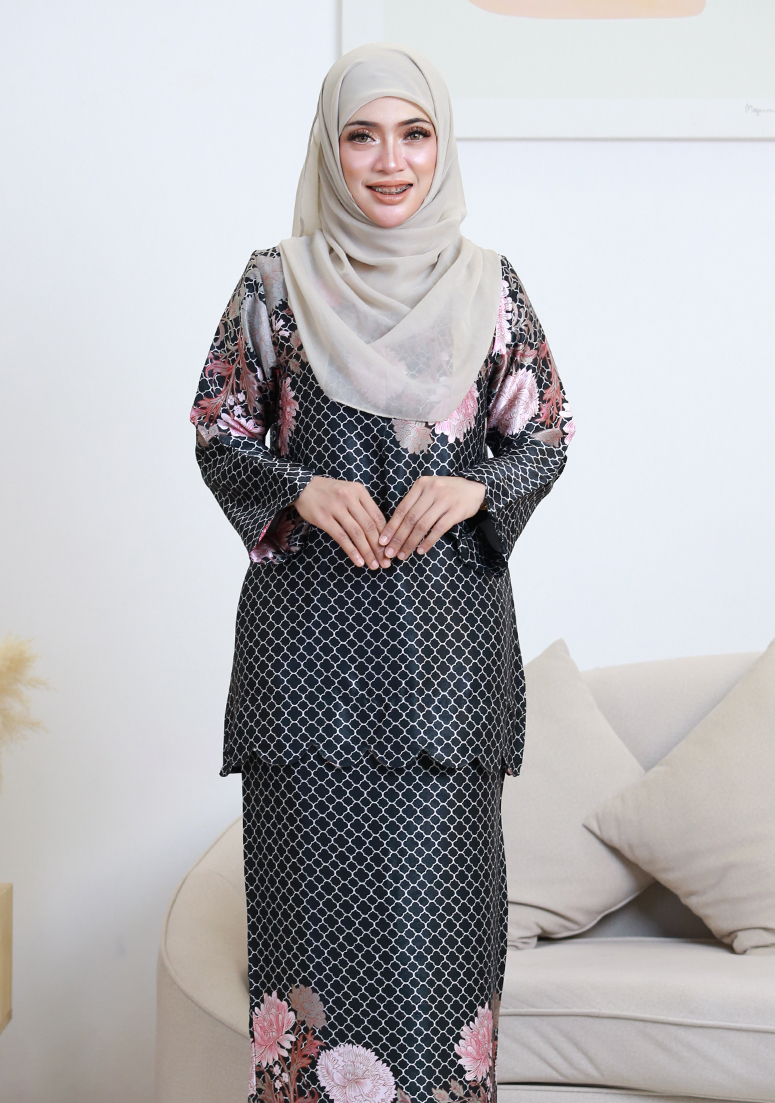 Kurung Wan Amira - Black