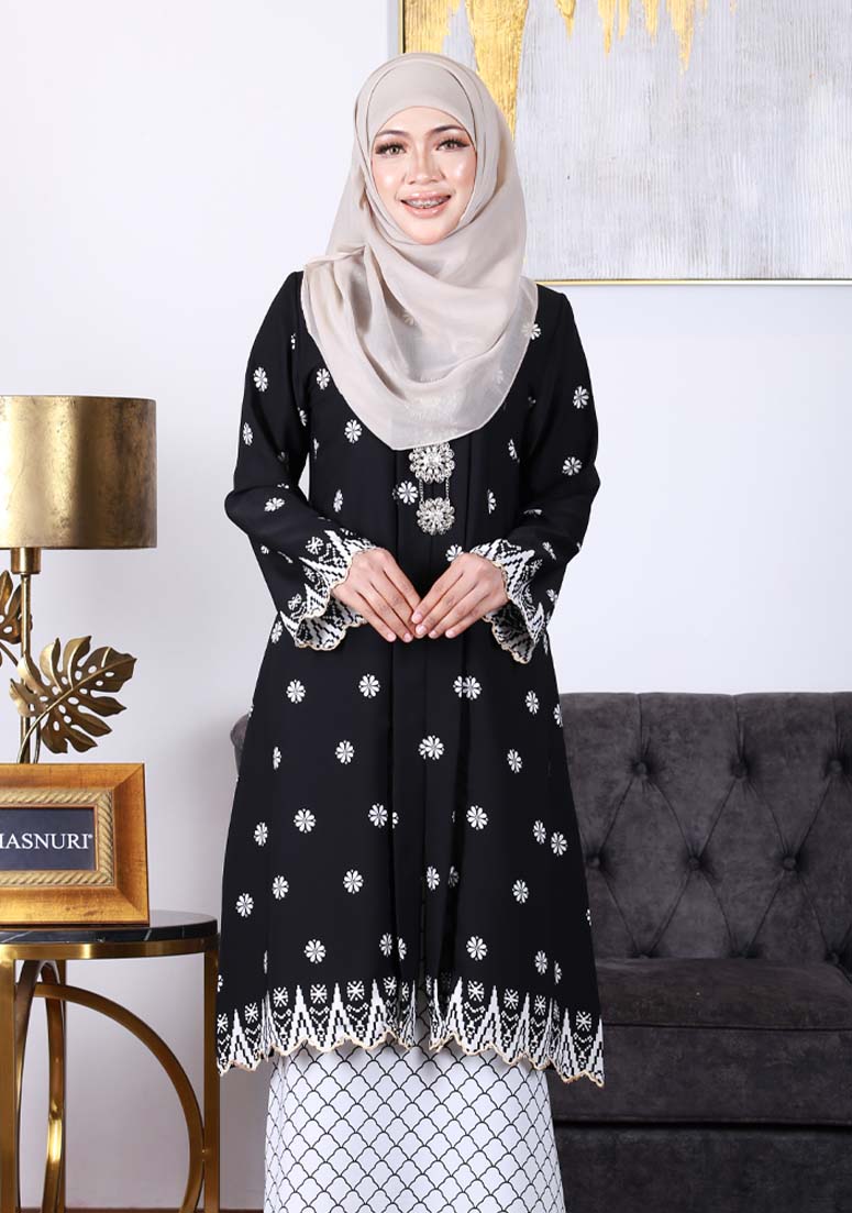 Kebaya Dang Laila - Black