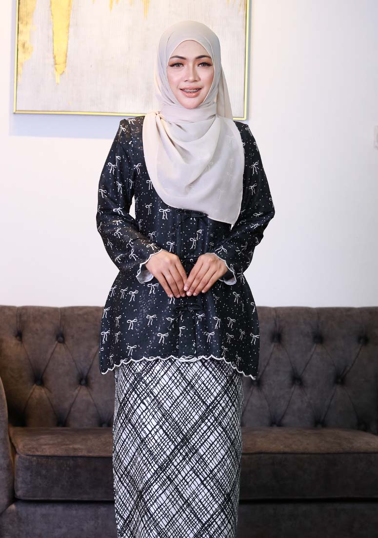 Kurung Dang Ara 2.0 - Black White