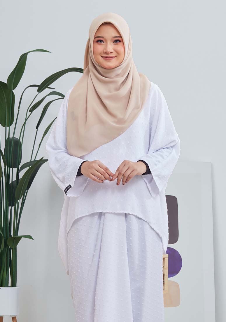 Kurung Cik Bella - White