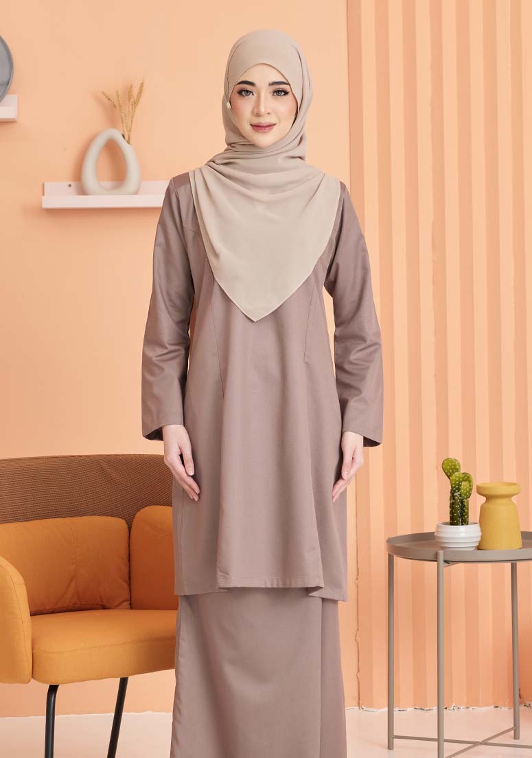 Kurung Nuri - Clay Brown