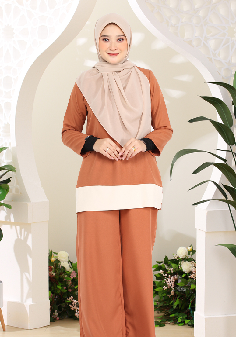 Suit Thaliaa - Golden Brown