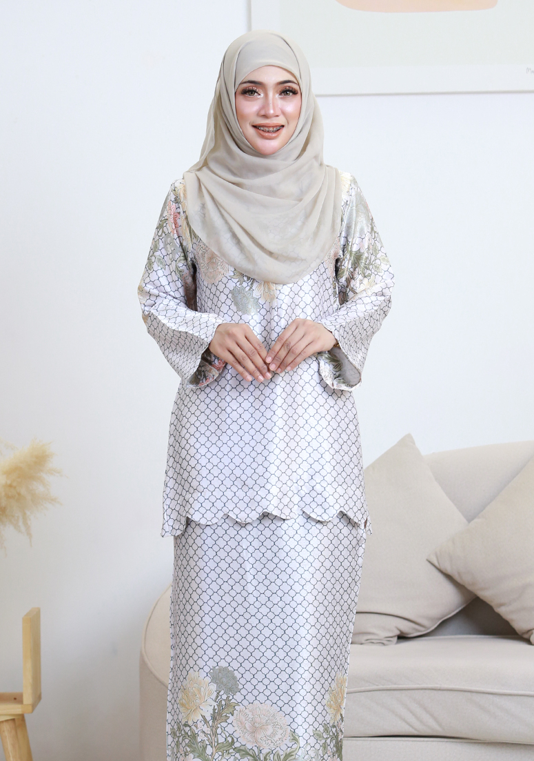 Kurung Wan Amira - Off White