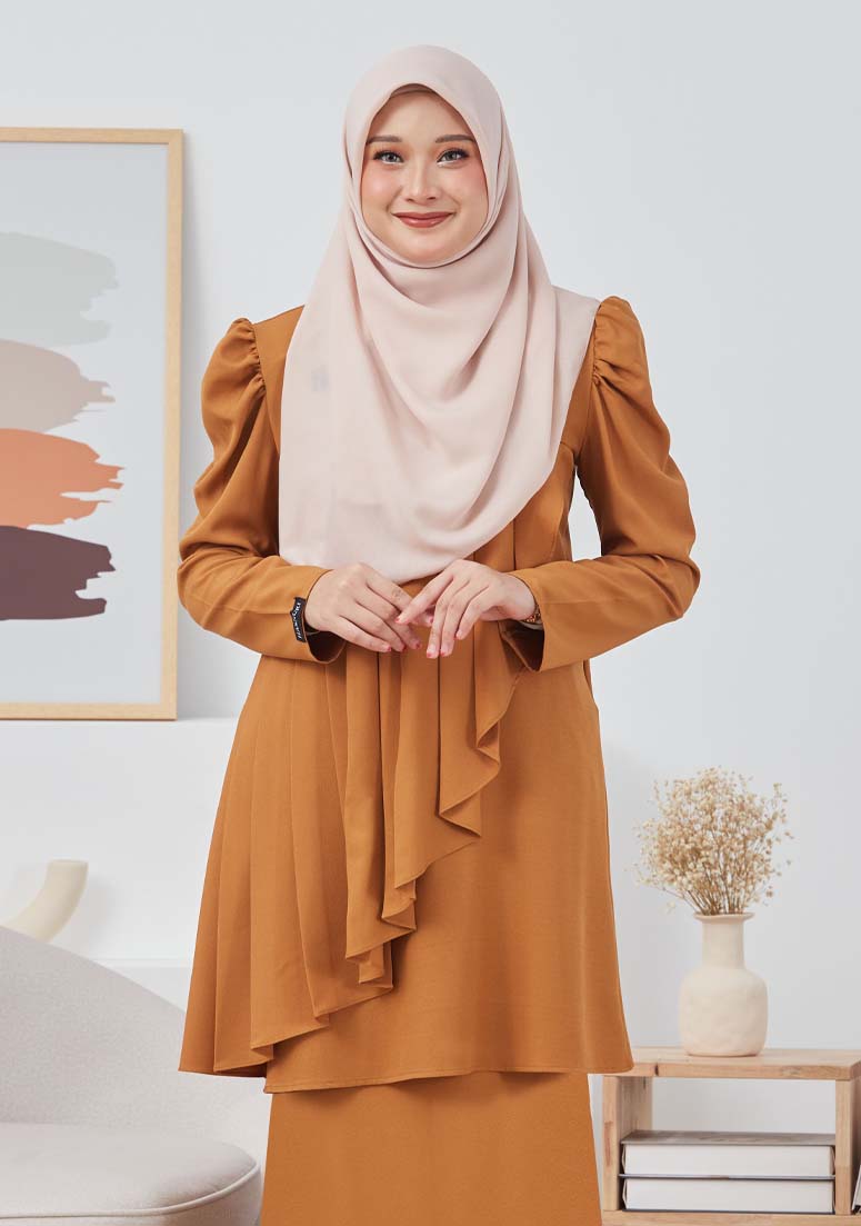 Kurung Muneera - Gold