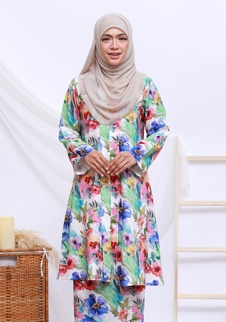 Kebaya Ainun - White Blue